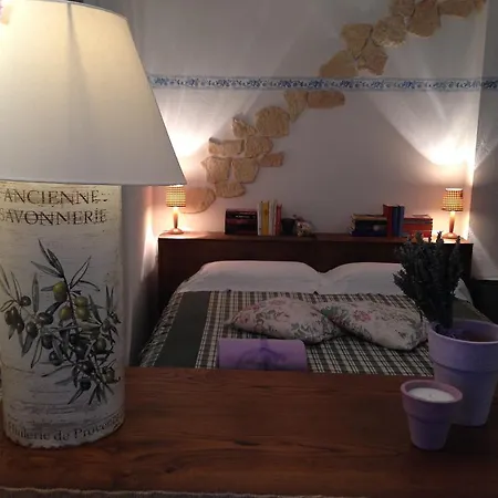 Cascina Knec Alloggio per agriturismo Feisoglio
