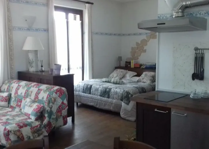 Cascina Knec Gospodarstwo agroturystyczne Feisoglio